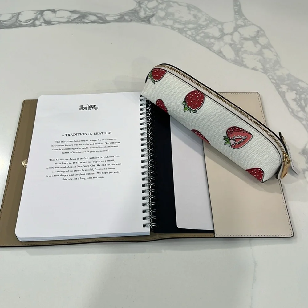 Cute.🍓Coach🍓Notebook &✏️✏️Case. - Picture 6 of 16